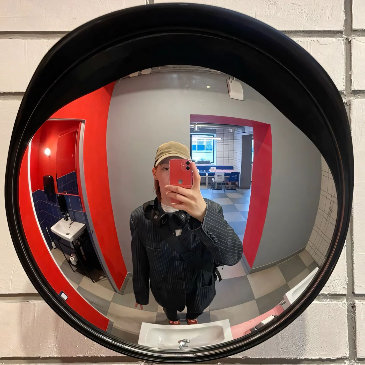 Reflect 180° (Convex Mirror)